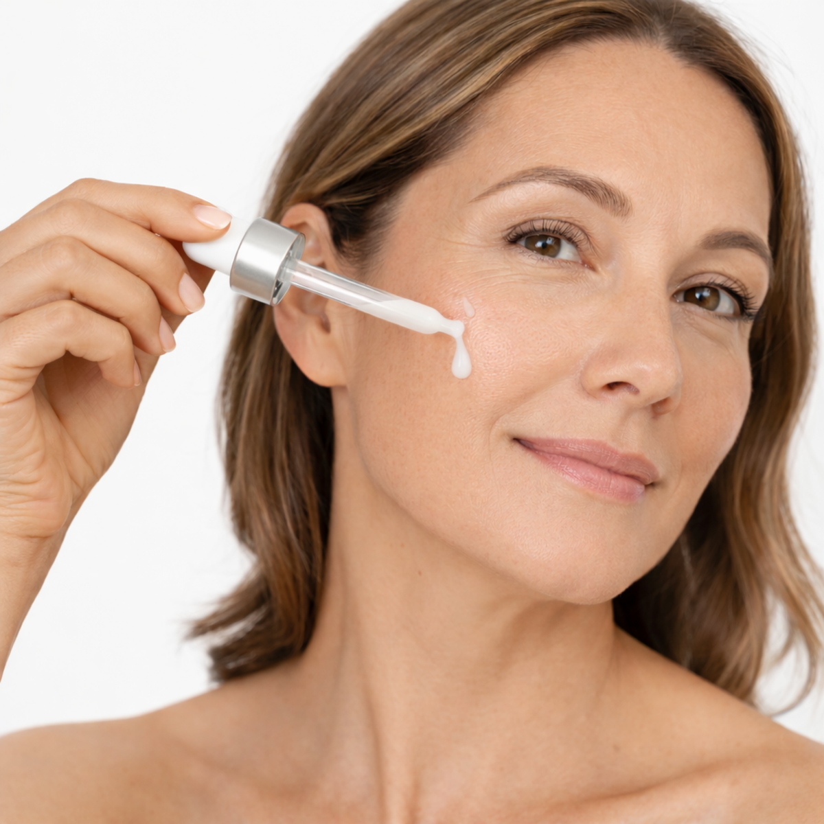 Consult Beaute XTERNA-Q™ Serum with topical CoQ10 and CoQ10 peptides to help visibly firm, smooth and revitalize aging skin while supporting a more youthful-looking complexion.
